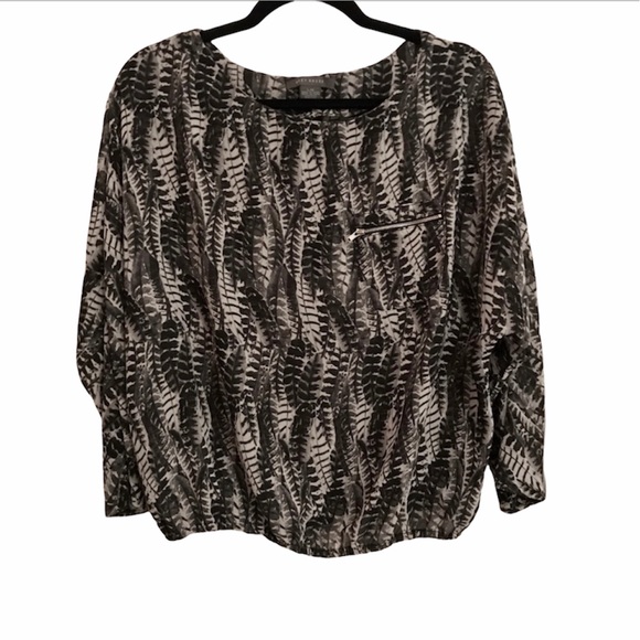 Suzy Shier Tops - 🖤5/$20 Black & White Pattern Top
